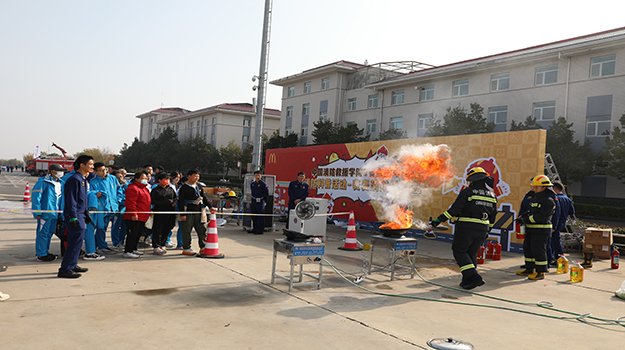 通过学术交流